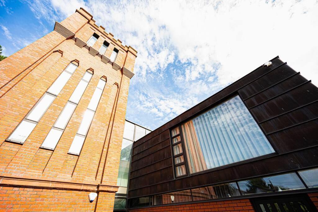 Вилла Luxury Water Tower I Roof Bar I Cinema Кардифф Экстерьер фото